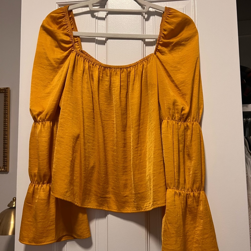 BCBG Top